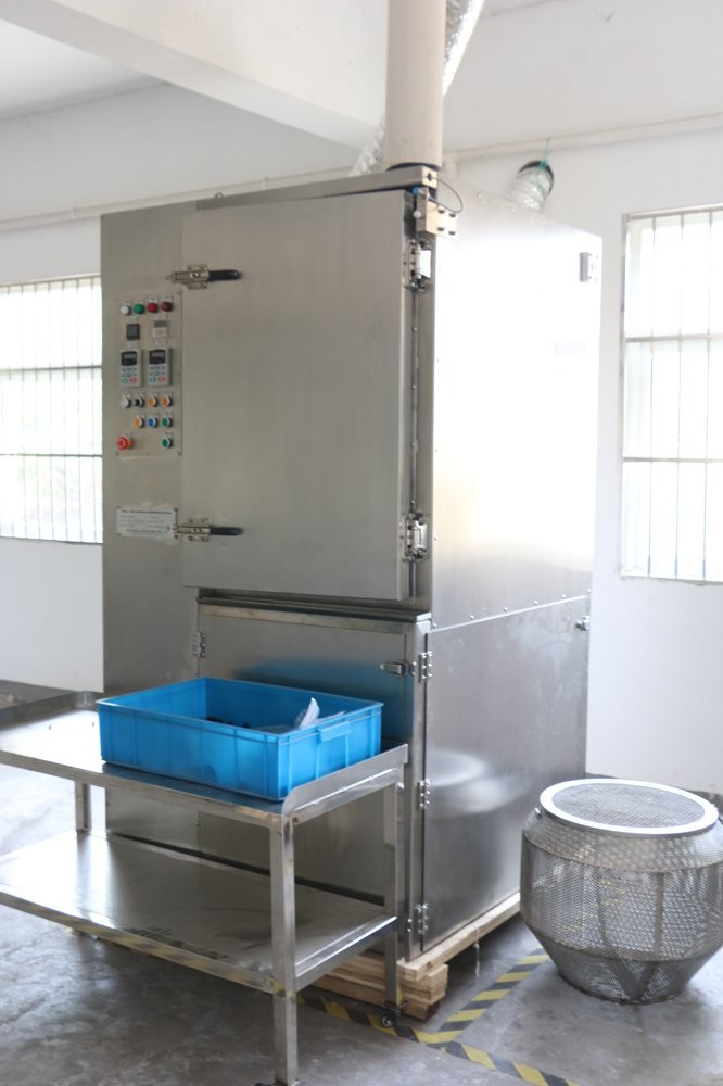 Cryogenic Deburring/Deflashing Machine. DeepCold Technologics;Nitrogen